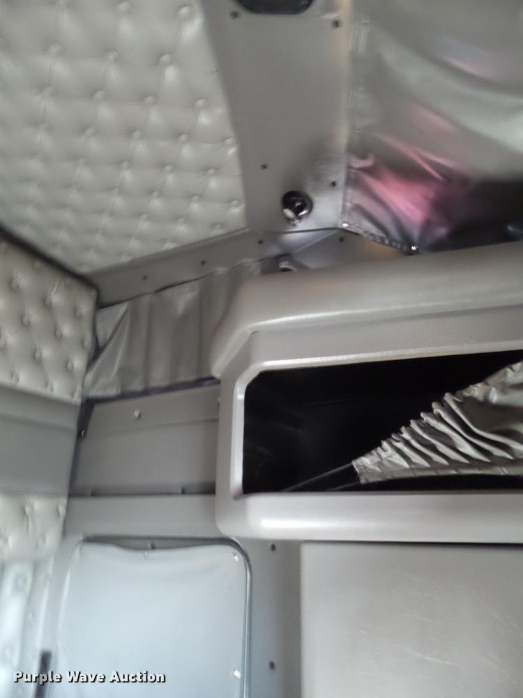 image for item DE1393 2012 Kenworth T660 semi truck