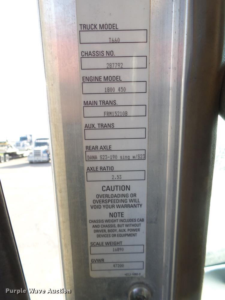 image for item DE1393 2012 Kenworth T660 semi truck