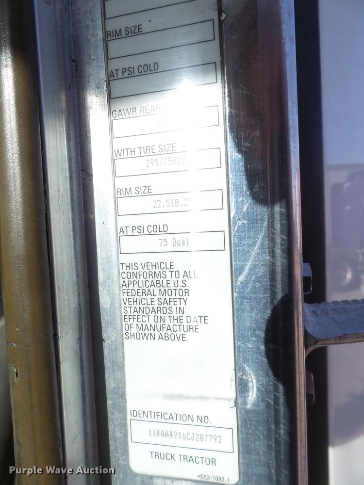 image for item DE1393 2012 Kenworth T660 semi truck