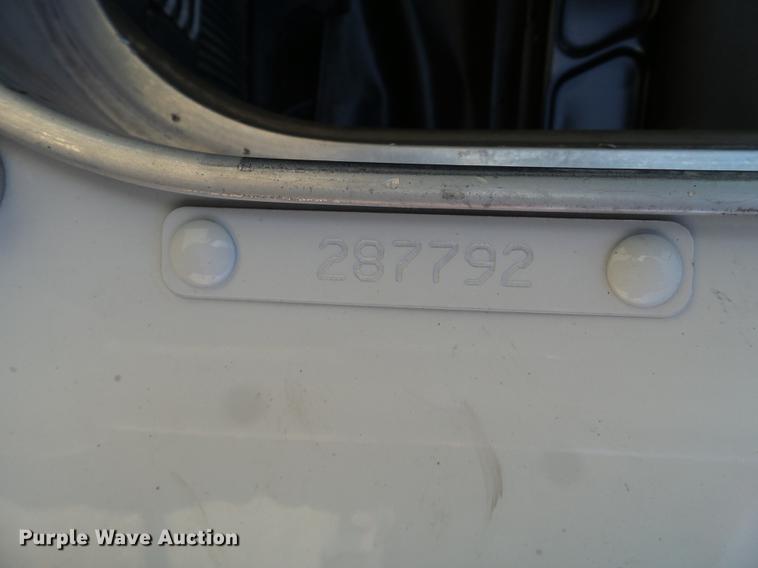 image for item DE1393 2012 Kenworth T660 semi truck