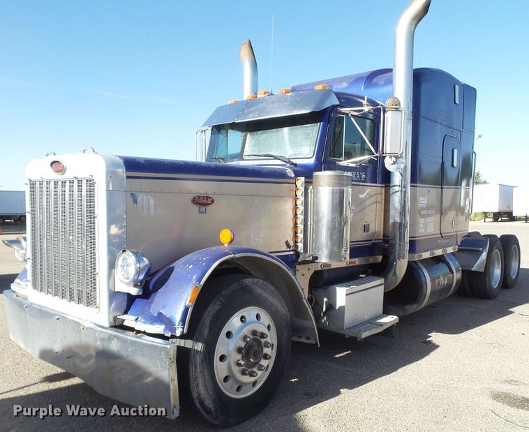 image for item DE1394 1988 Peterbilt 379 semi truck