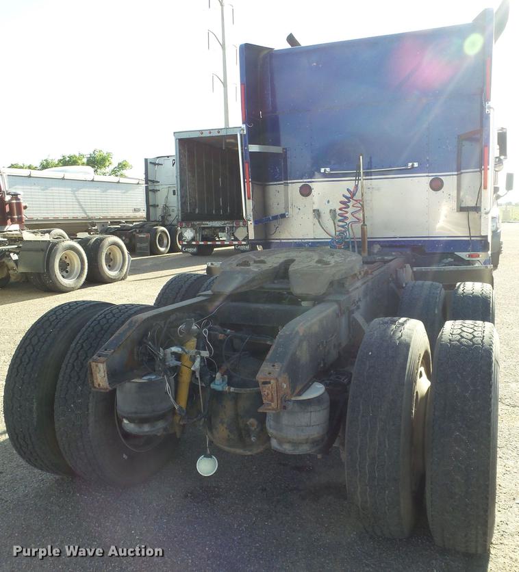 image for item DE1394 1988 Peterbilt 379 semi truck