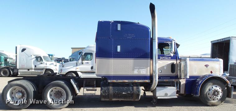 image for item DE1394 1988 Peterbilt 379 semi truck