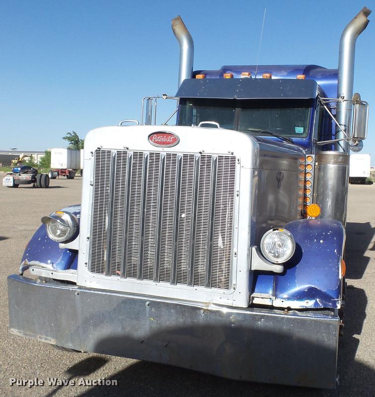 image for item DE1394 1988 Peterbilt 379 semi truck
