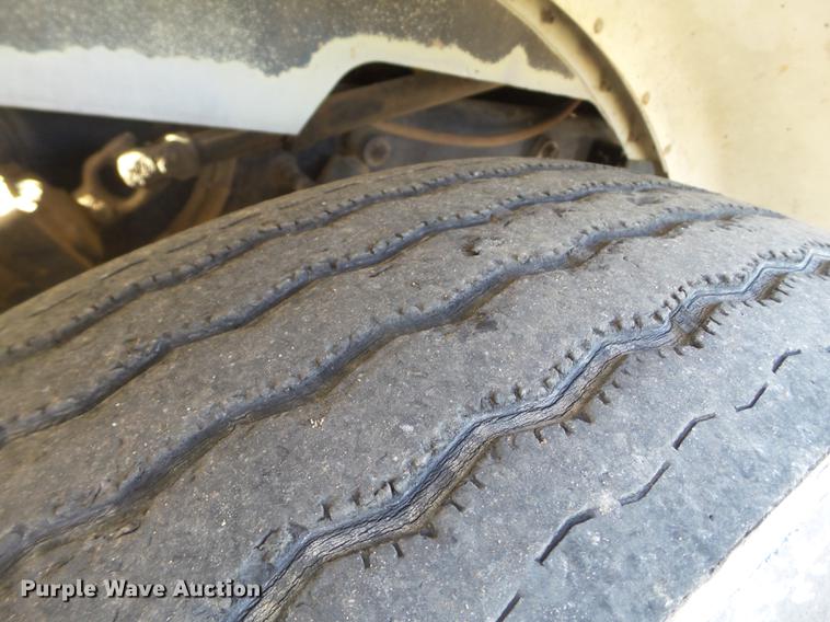 image for item DE1394 1988 Peterbilt 379 semi truck