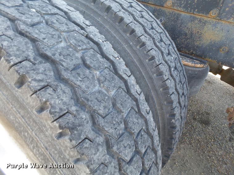 image for item DE1394 1988 Peterbilt 379 semi truck