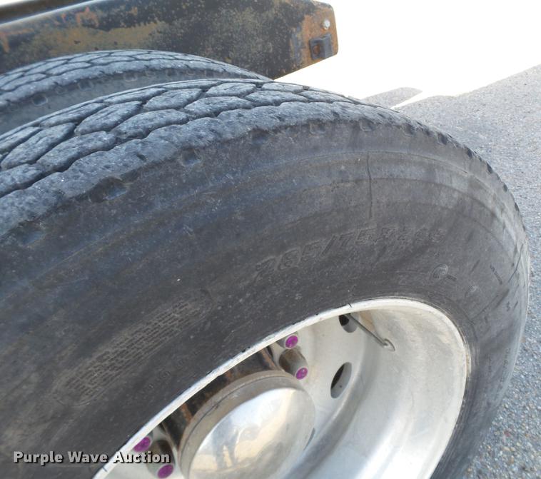 image for item DE1394 1988 Peterbilt 379 semi truck