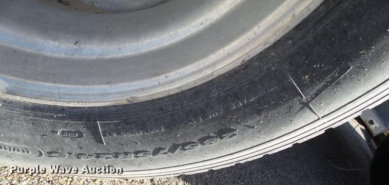 image for item DE1394 1988 Peterbilt 379 semi truck