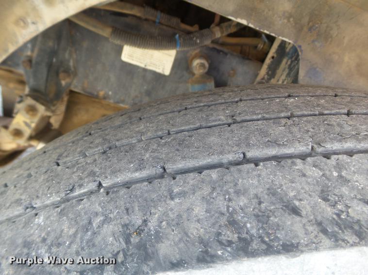 image for item DE1394 1988 Peterbilt 379 semi truck