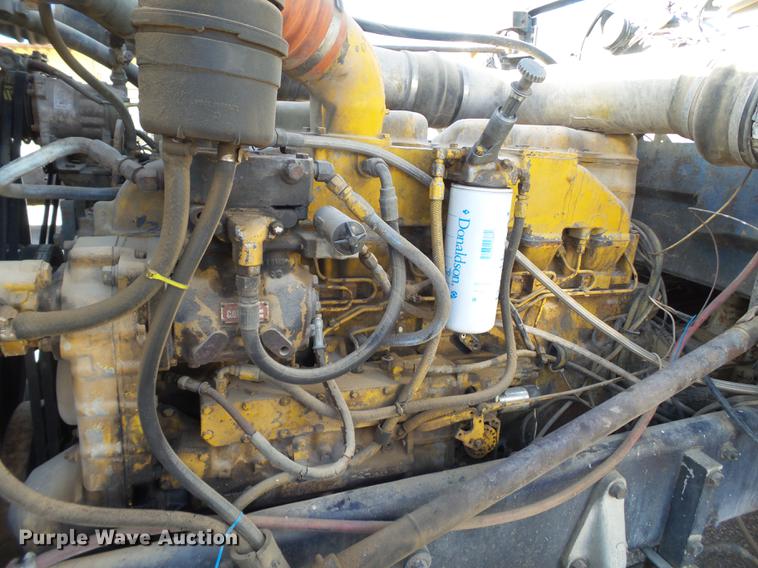 image for item DE1394 1988 Peterbilt 379 semi truck