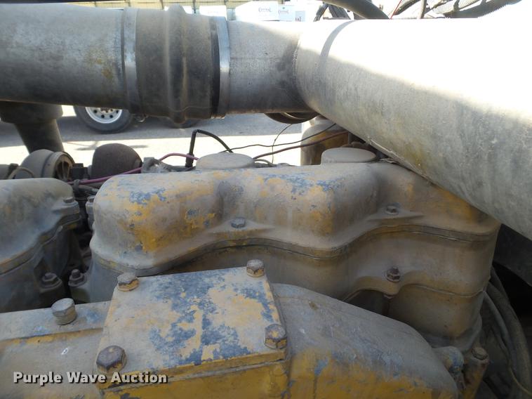 image for item DE1394 1988 Peterbilt 379 semi truck