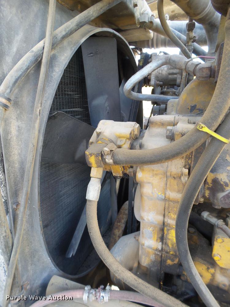 image for item DE1394 1988 Peterbilt 379 semi truck