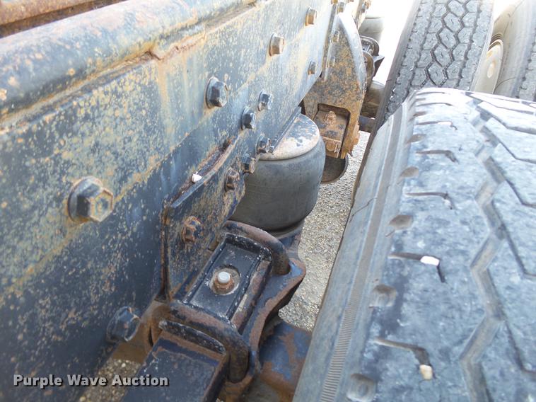 image for item DE1394 1988 Peterbilt 379 semi truck