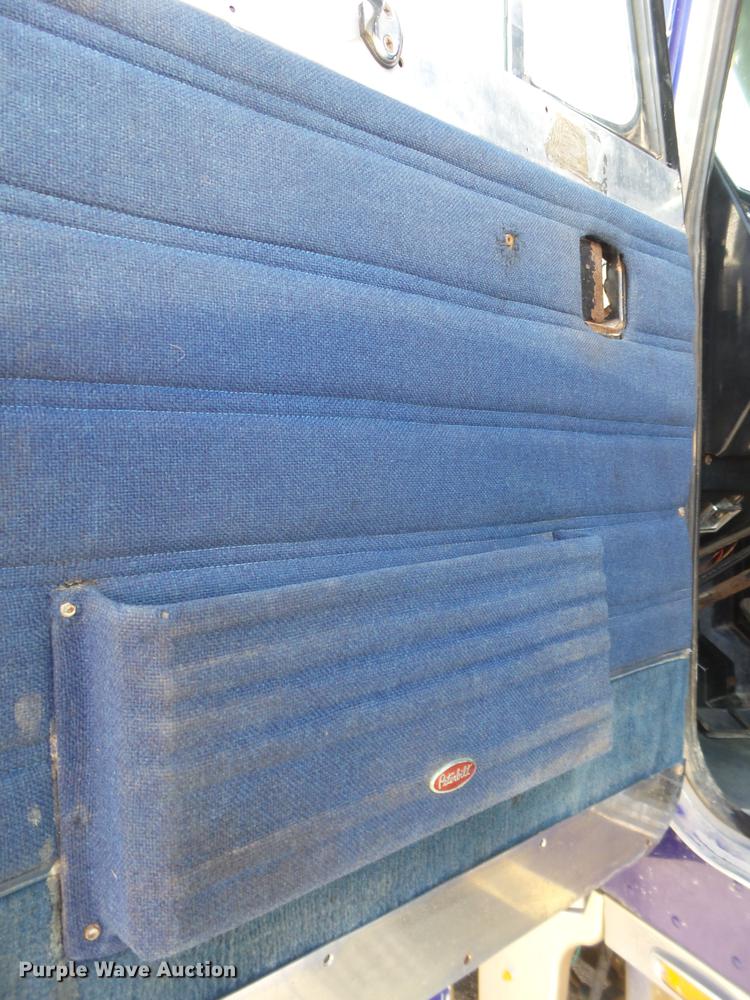 image for item DE1394 1988 Peterbilt 379 semi truck