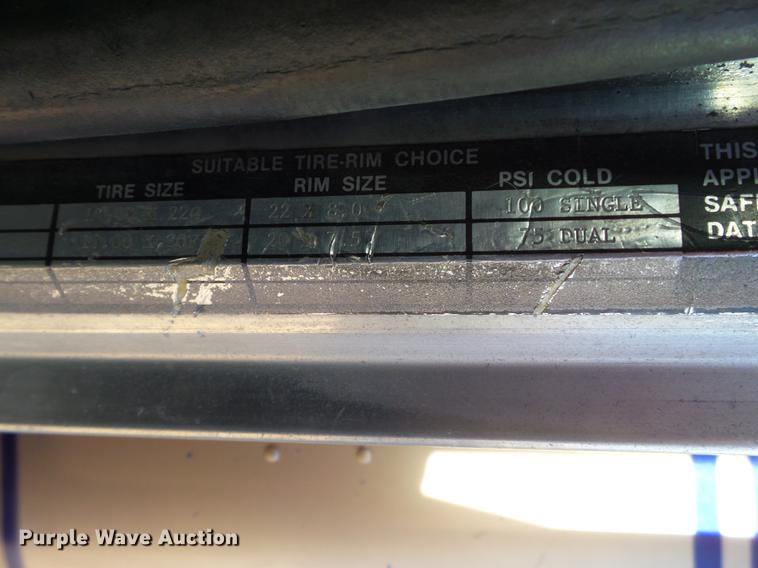 image for item DE1394 1988 Peterbilt 379 semi truck