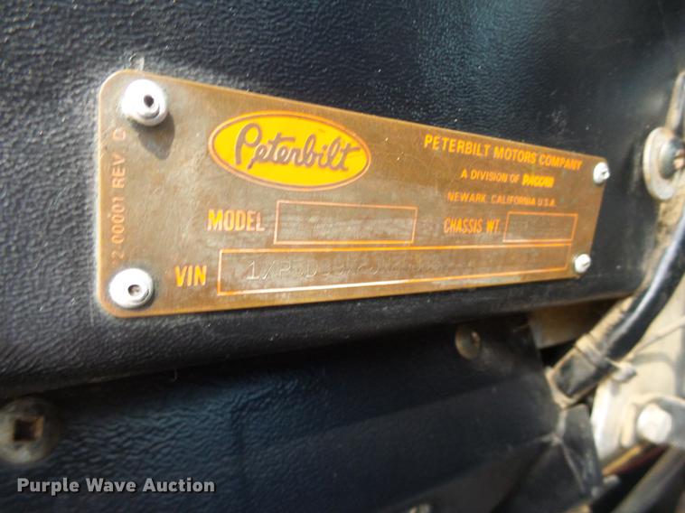 image for item DE1394 1988 Peterbilt 379 semi truck