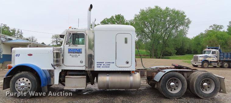 image for item DE3505 2000 Peterbilt 379 semi truck