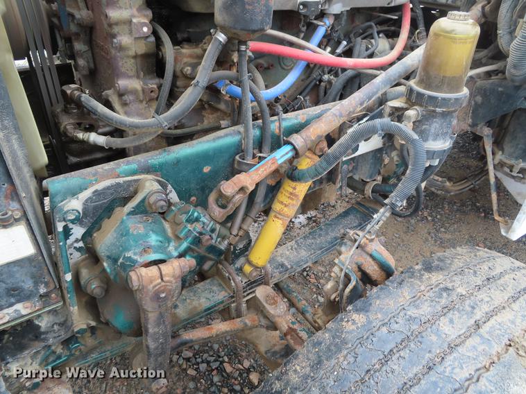 image for item DE3505 2000 Peterbilt 379 semi truck