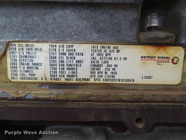 image for item DE3505 2000 Peterbilt 379 semi truck