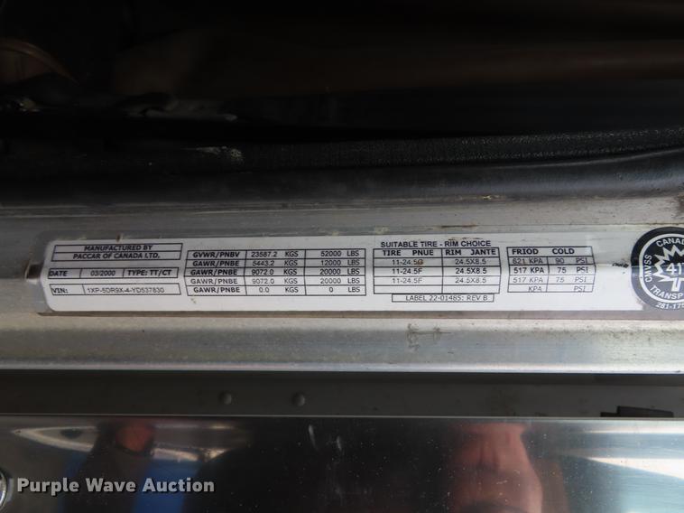 image for item DE3505 2000 Peterbilt 379 semi truck