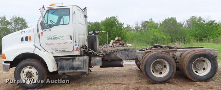 image for item DE3508 1998 Ford LT8513 Louisville 113 semi truck