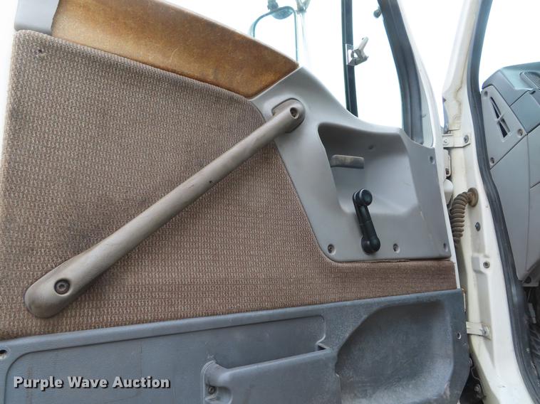 image for item DE3508 1998 Ford LT8513 Louisville 113 semi truck