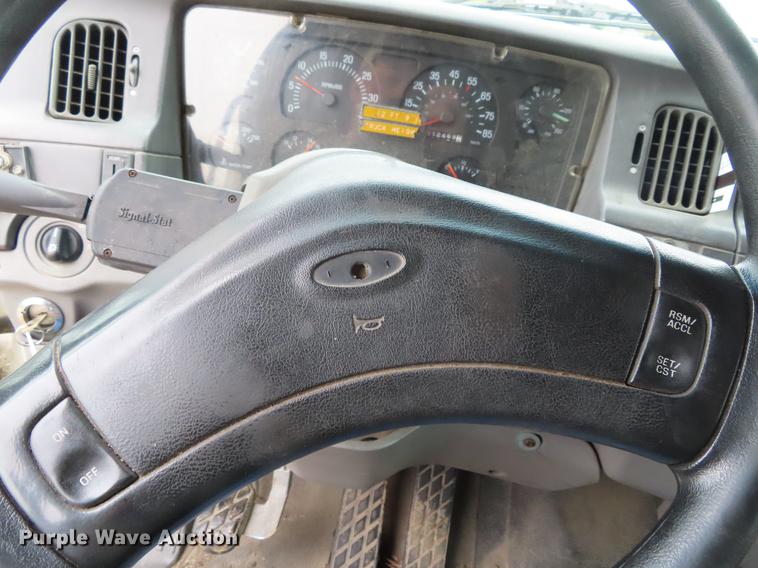 image for item DE3508 1998 Ford LT8513 Louisville 113 semi truck