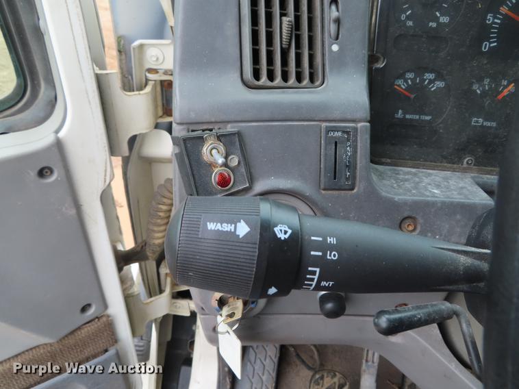 image for item DE3508 1998 Ford LT8513 Louisville 113 semi truck