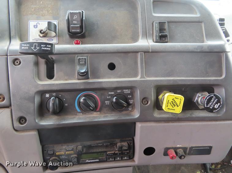 image for item DE3508 1998 Ford LT8513 Louisville 113 semi truck