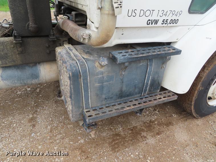 image for item DE3508 1998 Ford LT8513 Louisville 113 semi truck