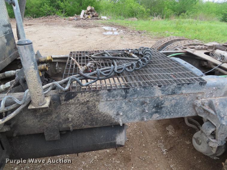 image for item DE3508 1998 Ford LT8513 Louisville 113 semi truck