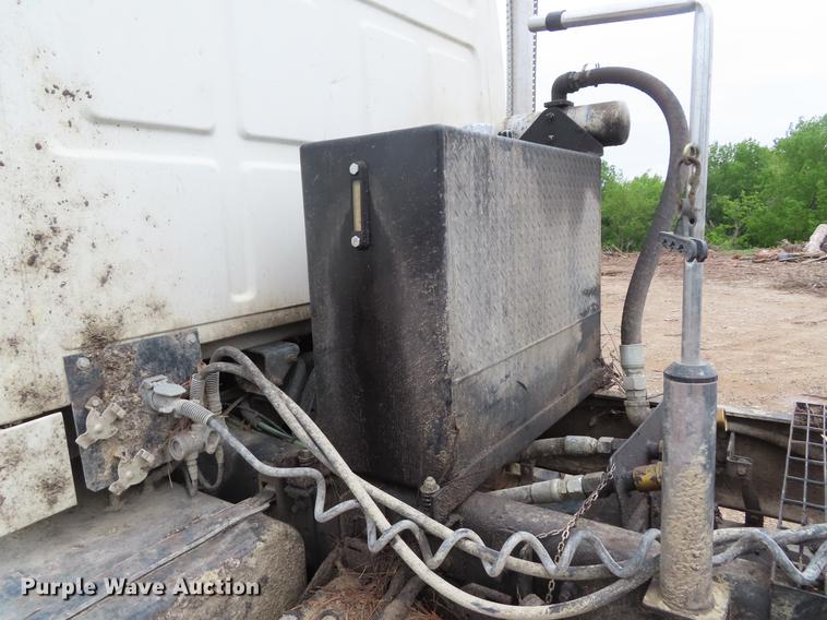 image for item DE3508 1998 Ford LT8513 Louisville 113 semi truck