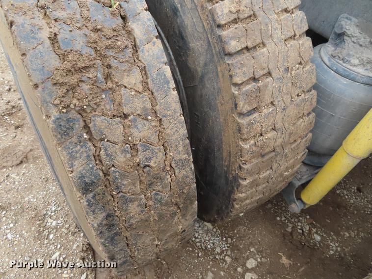 image for item DE3508 1998 Ford LT8513 Louisville 113 semi truck