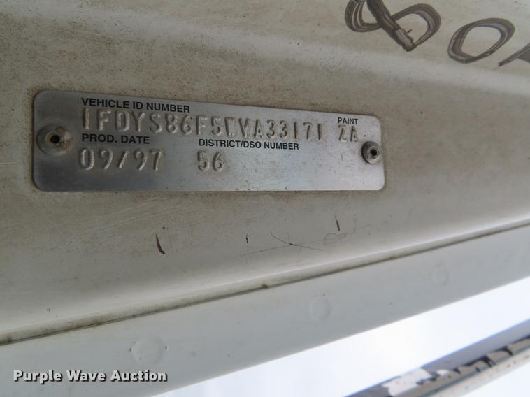 image for item DE3508 1998 Ford LT8513 Louisville 113 semi truck