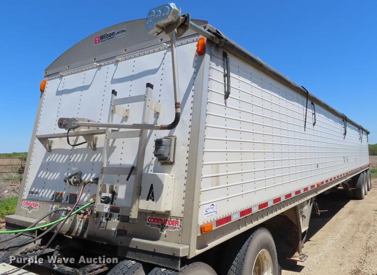 image for item DE3517 2012 Wilson DWH-550C double hopper bottom grain trailer