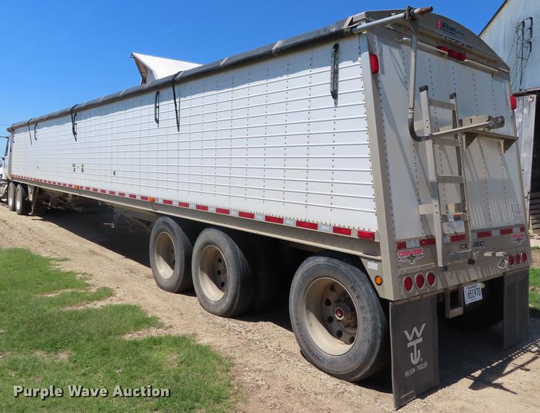 image for item DE3517 2012 Wilson DWH-550C double hopper bottom grain trailer