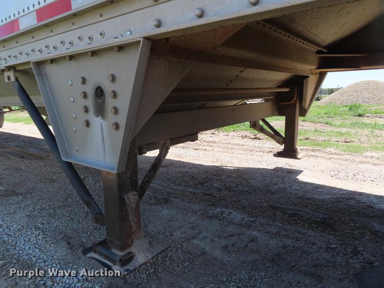 image for item DE3517 2012 Wilson DWH-550C double hopper bottom grain trailer