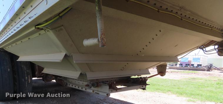 image for item DE3517 2012 Wilson DWH-550C double hopper bottom grain trailer