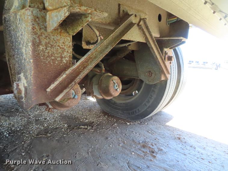 image for item DE3517 2012 Wilson DWH-550C double hopper bottom grain trailer