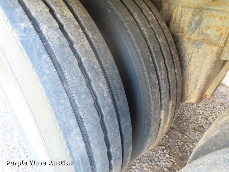 image for item DE3517 2012 Wilson DWH-550C double hopper bottom grain trailer