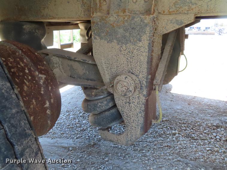 image for item DE3517 2012 Wilson DWH-550C double hopper bottom grain trailer