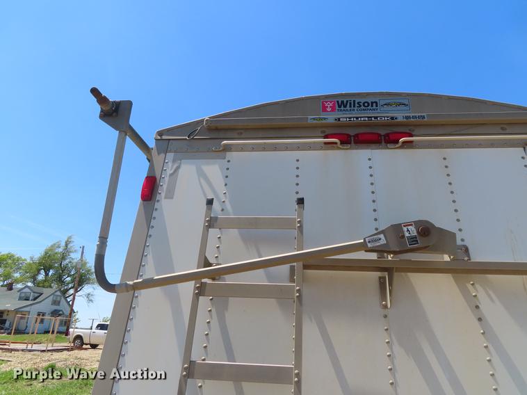 image for item DE3517 2012 Wilson DWH-550C double hopper bottom grain trailer