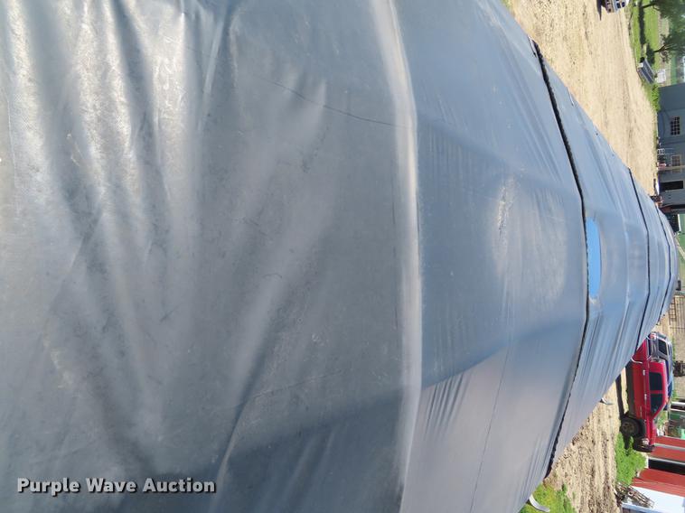 image for item DE3517 2012 Wilson DWH-550C double hopper bottom grain trailer