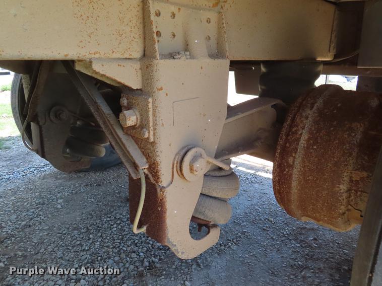 image for item DE3517 2012 Wilson DWH-550C double hopper bottom grain trailer