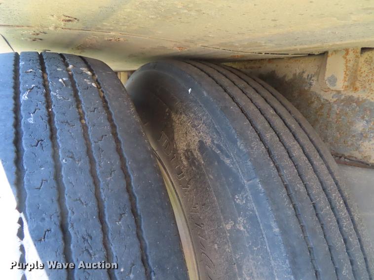 image for item DE3517 2012 Wilson DWH-550C double hopper bottom grain trailer