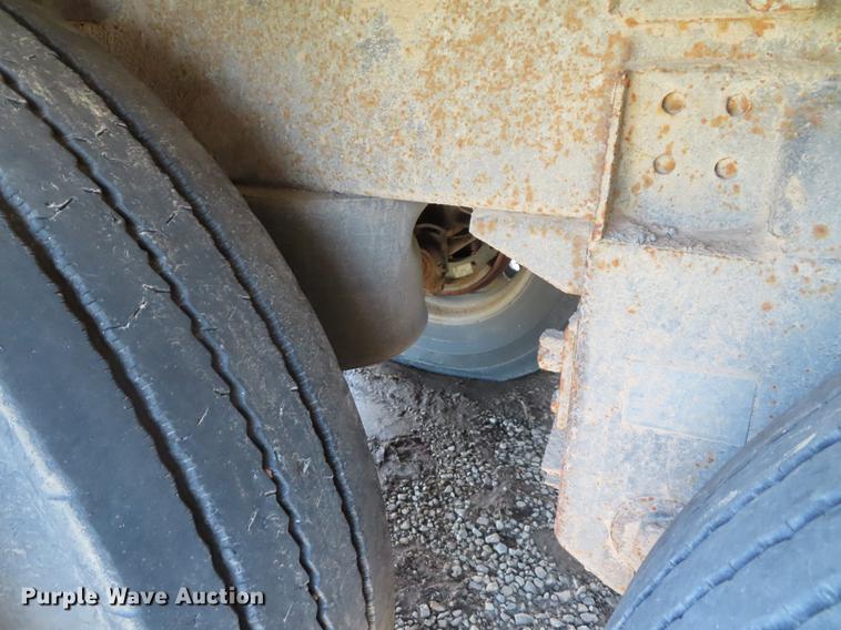 image for item DE3517 2012 Wilson DWH-550C double hopper bottom grain trailer