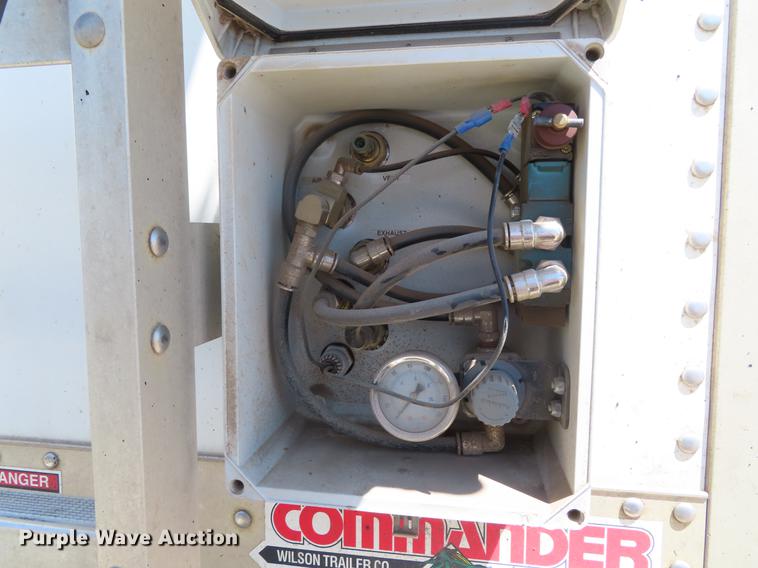 image for item DE3517 2012 Wilson DWH-550C double hopper bottom grain trailer