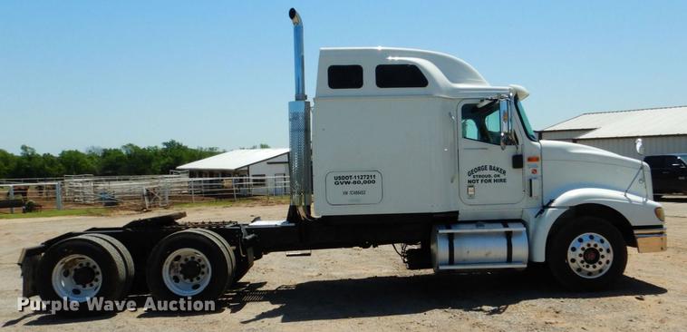 image for item DE3963 2007 International 9400i semi truck