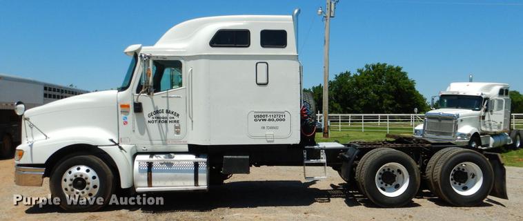 image for item DE3963 2007 International 9400i semi truck