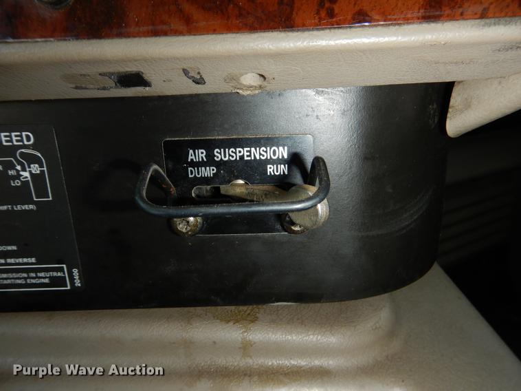 image for item DE3963 2007 International 9400i semi truck